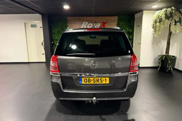 Opel Zafira (2011) thumbnail 5