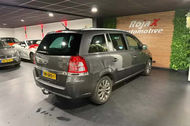 Opel Zafira (2011) thumbnail 6