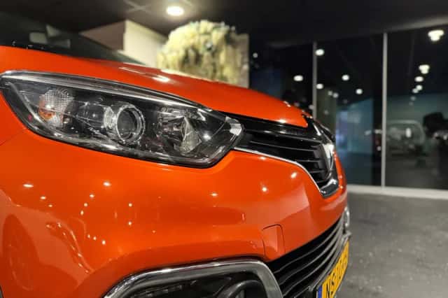 Renault Captur (2017) thumbnail 2