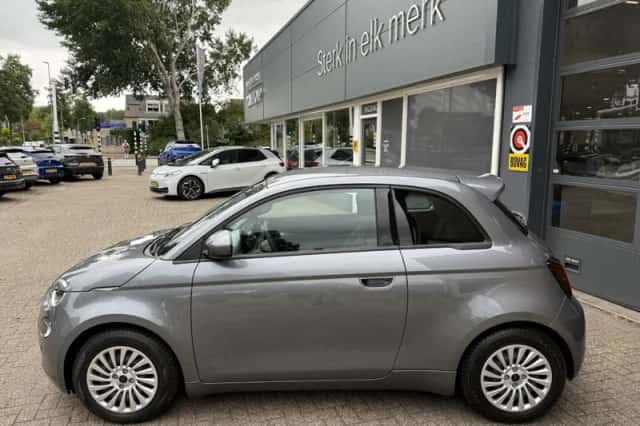 Fiat 500 (2023) thumbnail 6