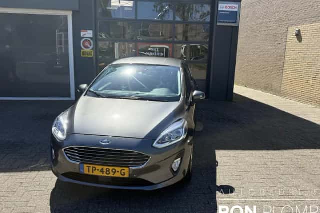 Ford Fiesta (2018) thumbnail 2