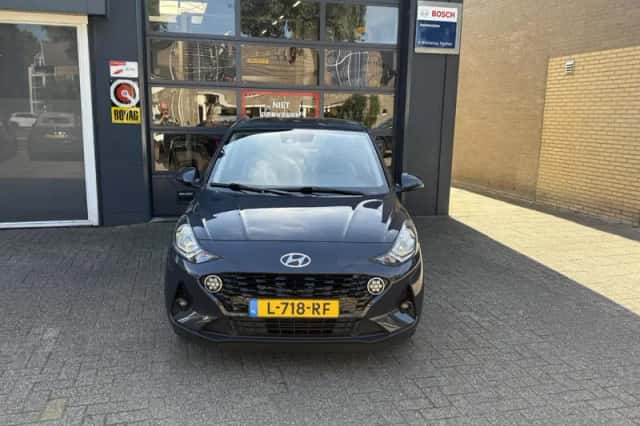Hyundai i10 (2021) thumbnail 2