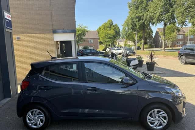 Hyundai i10 (2021) thumbnail 4