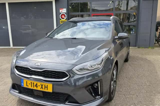 Kia Ceed (2021) thumbnail 1