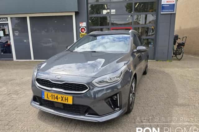 Kia Ceed (2021) thumbnail 2
