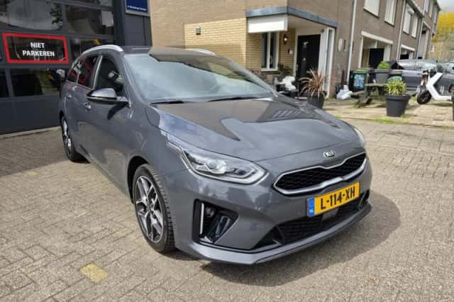 Kia Ceed (2021) thumbnail 4