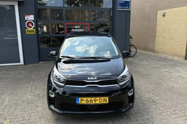 Kia Picanto (2022) thumbnail 3