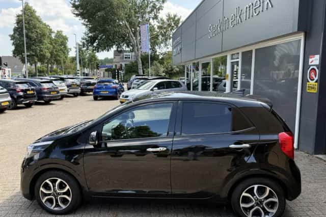 Kia Picanto (2022) thumbnail 5