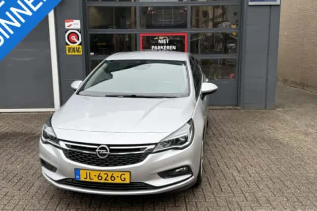 Opel Astra (2016) thumbnail 1