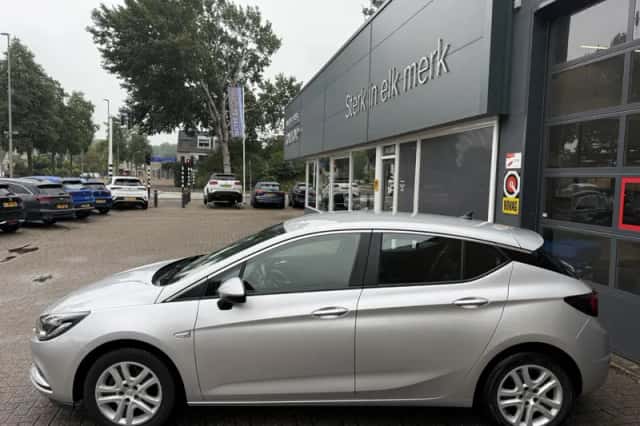 Opel Astra (2016) thumbnail 6
