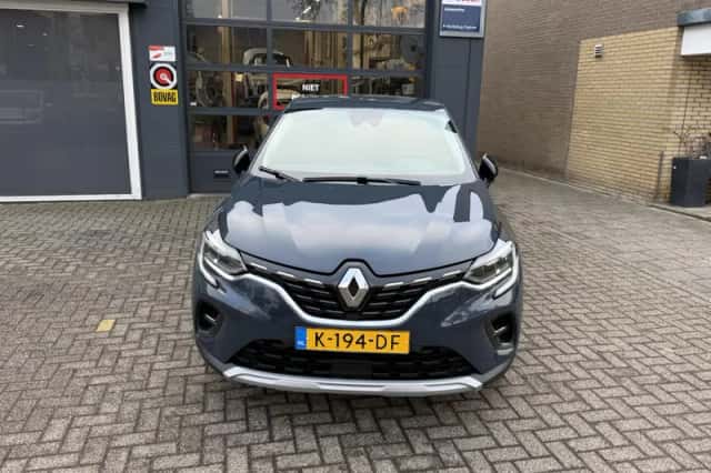 Renault Captur (2020) thumbnail 3