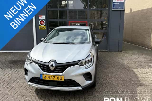 Renault Captur (2022) thumbnail 1