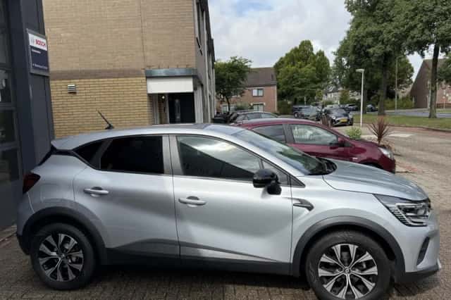 Renault Captur (2022) thumbnail 4