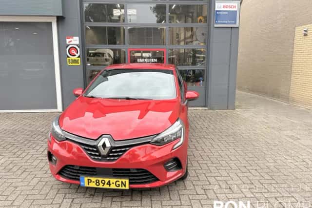 Renault Clio (2022) thumbnail 2