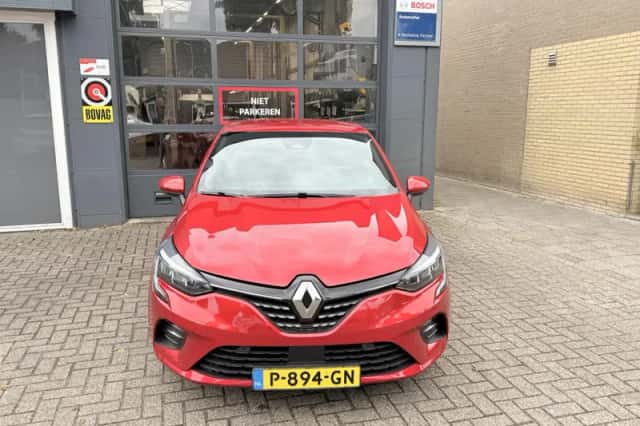 Renault Clio (2022) thumbnail 3