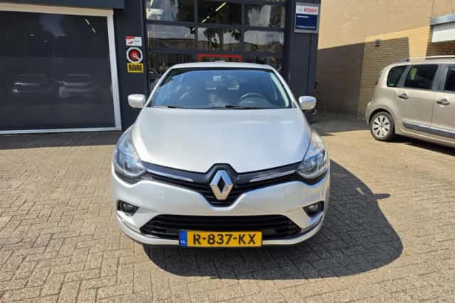 Renault Clio (2018) thumbnail 3
