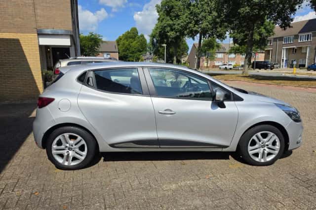 Renault Clio (2018) thumbnail 5