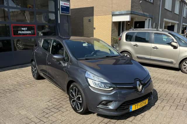 Renault Clio (2018) thumbnail 3