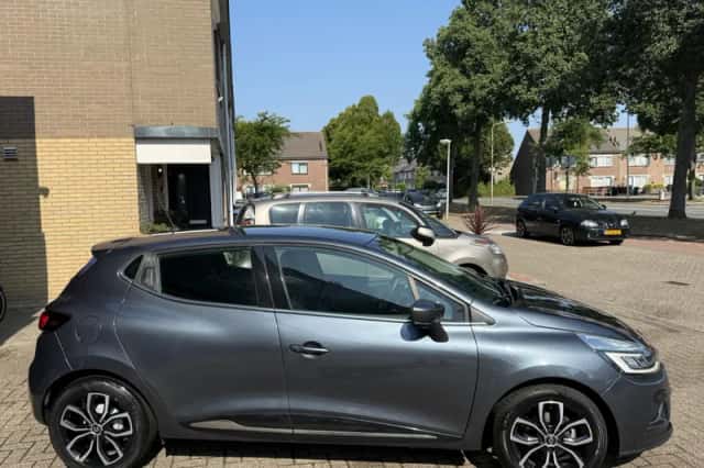 Renault Clio (2018) thumbnail 4