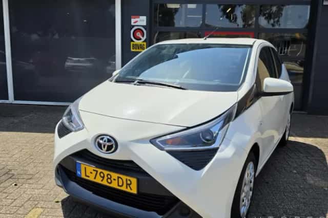 Toyota Aygo (2021) thumbnail 1