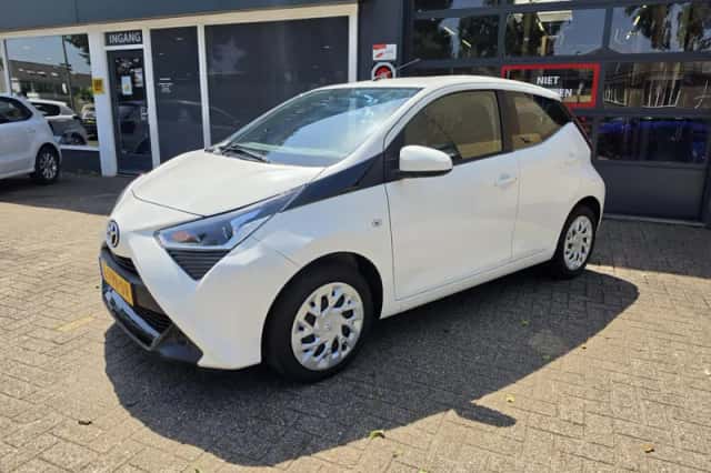 Toyota Aygo (2021) thumbnail 5