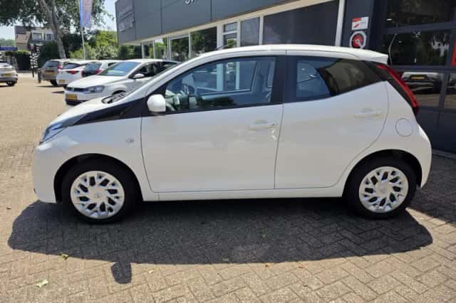 Toyota Aygo (2021) thumbnail 6
