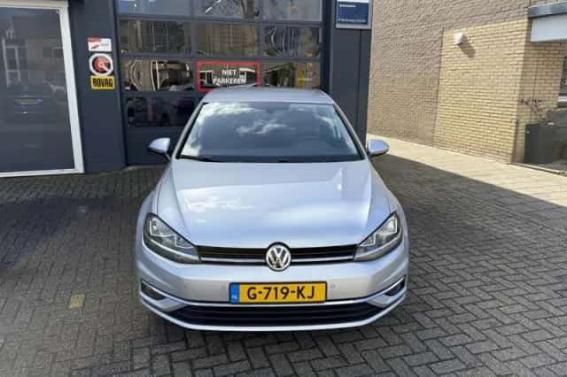 Volkswagen Golf (2019) thumbnail 3