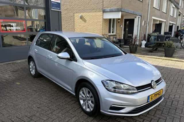 Volkswagen Golf (2019) thumbnail 4
