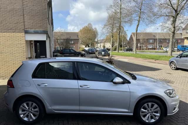 Volkswagen Golf (2019) thumbnail 5