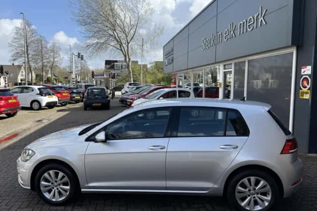 Volkswagen Golf (2019) thumbnail 6