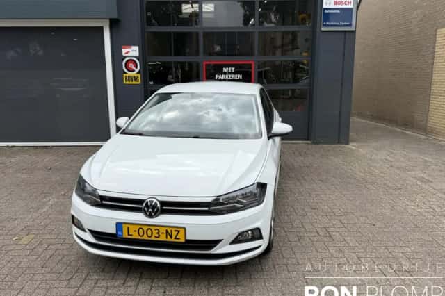 Volkswagen Polo (2021) thumbnail 2