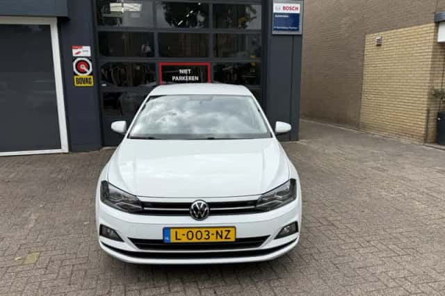 Volkswagen Polo (2021) thumbnail 3