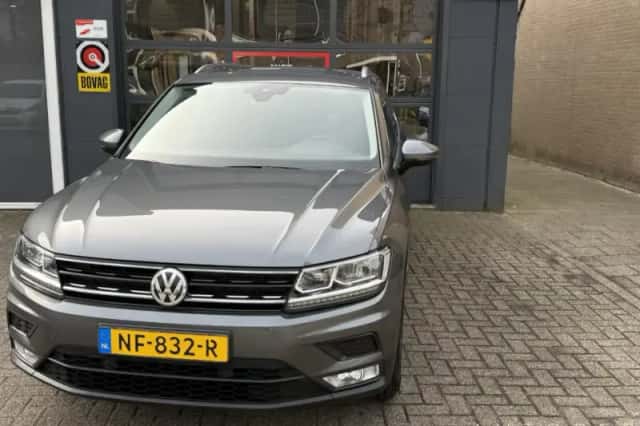 Volkswagen Tiguan (2017) thumbnail 1