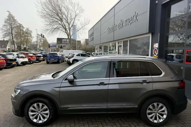 Volkswagen Tiguan (2017) thumbnail 6