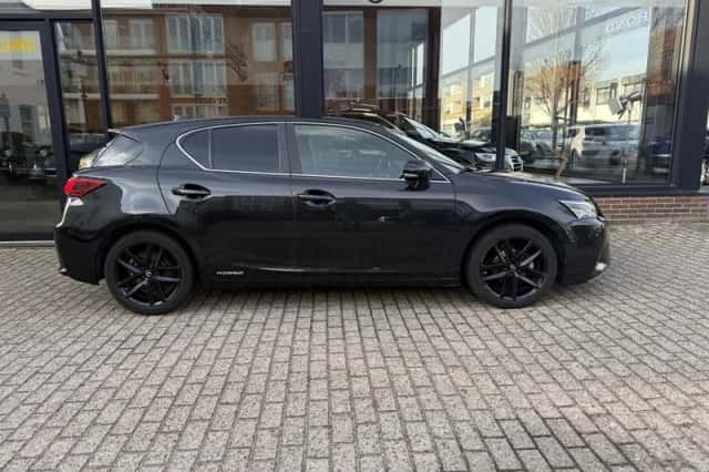 Lexus CT (0) thumbnail 3