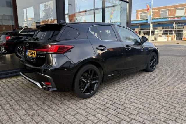 Lexus CT (0) thumbnail 4