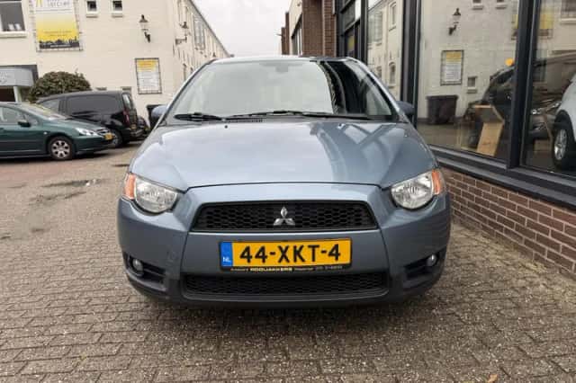 Mitsubishi Colt (0) thumbnail 2