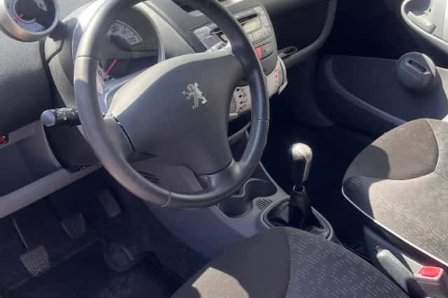 Peugeot 107 (2011) thumbnail 5