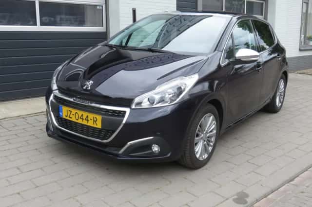 Peugeot 208 (2016) thumbnail 3