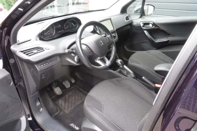 Peugeot 208 (2016) thumbnail 6