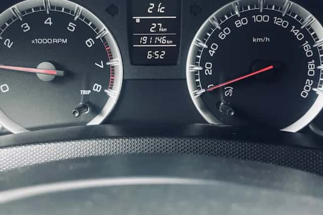 Suzuki Swift (2013) thumbnail 6