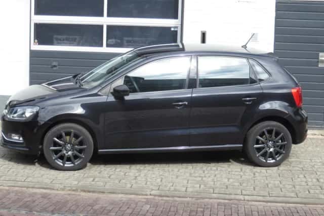 Volkswagen Polo (2015) thumbnail 1