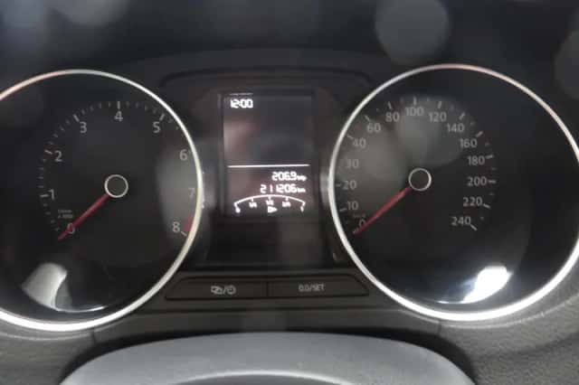 Volkswagen Polo (2015) thumbnail 5