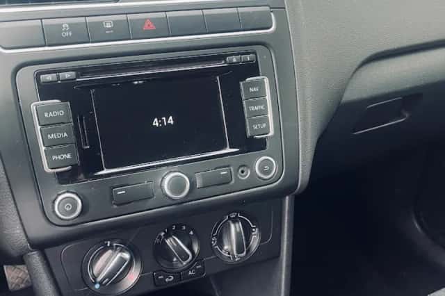 Volkswagen Polo (2011) thumbnail 6