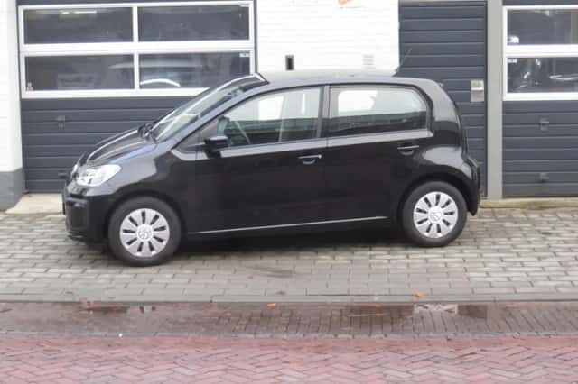Volkswagen Up! (2017) thumbnail 1