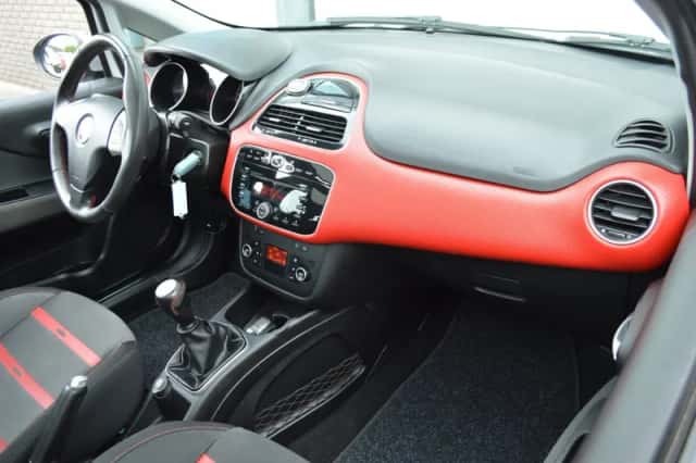 Fiat Punto (2010) thumbnail 6