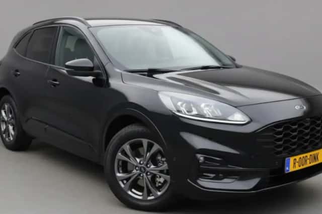 Ford Kuga (2021) thumbnail 1