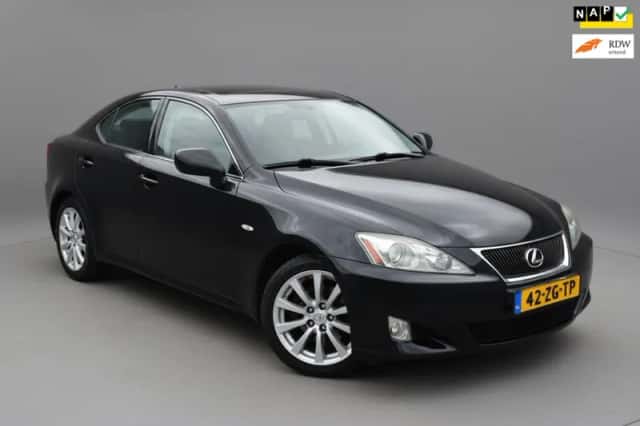 Lexus IS (2008) thumbnail 2