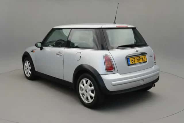 MINI One (2001) thumbnail 4