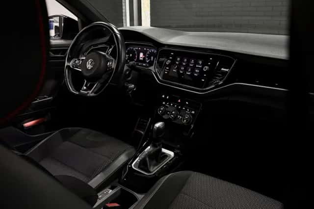 Volkswagen T-Roc (2020) thumbnail 3